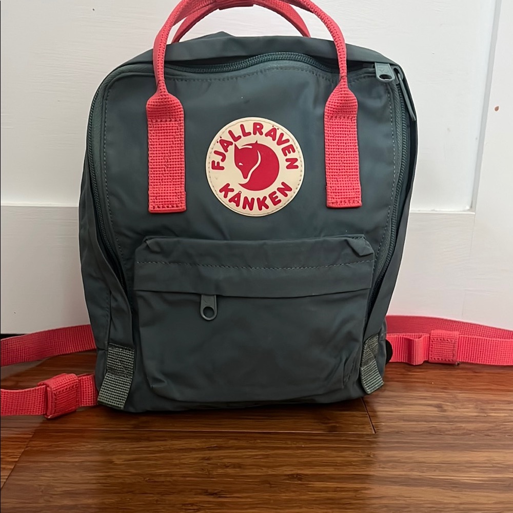 Fjällräven Unisex Kånken Mini Blue/Green with Pink Accents